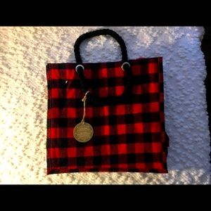 Wine bag hold six bottles of wine